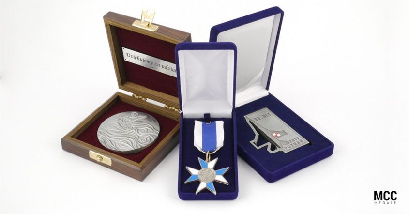 Personalizowane etui na prezent w ofercie MCC Medale