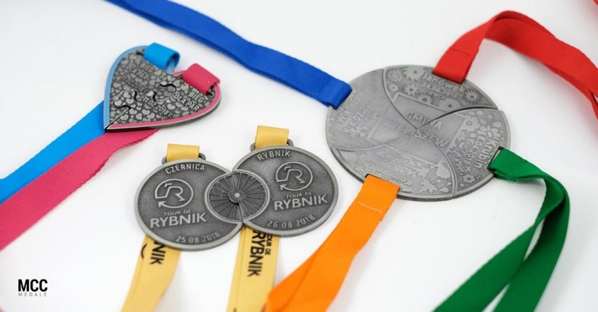 Zestawy medali na cykl zawodów sportowych