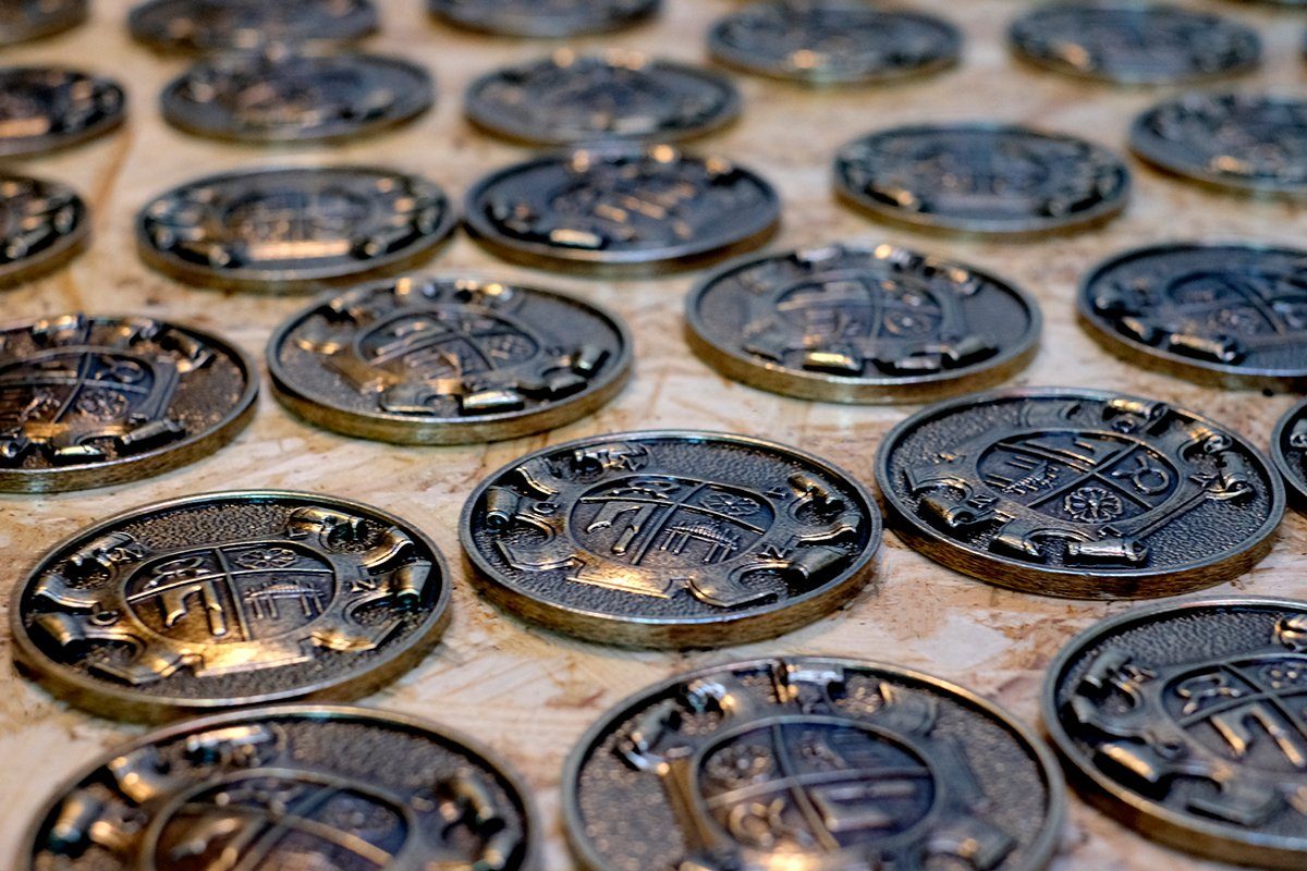 Rzędy monet okolicznościowych odlewanych na zamówienie 