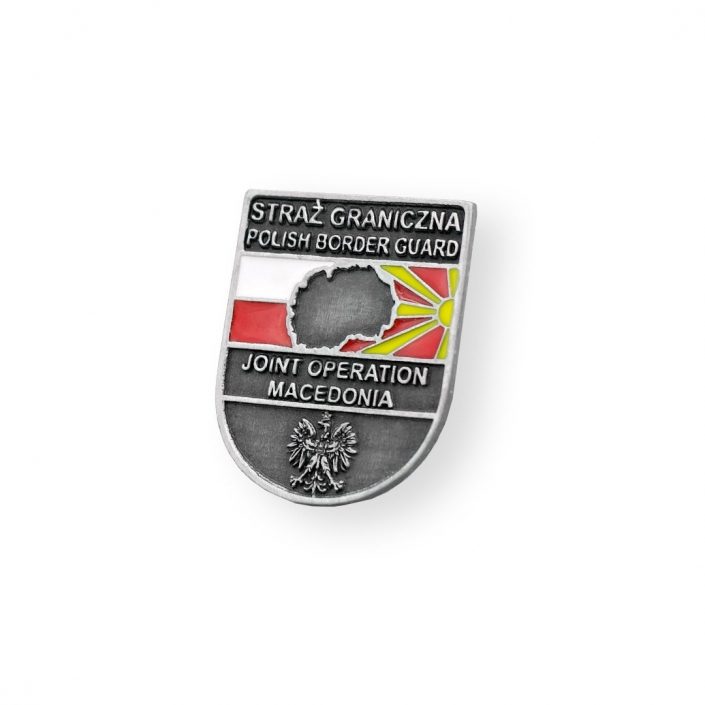 Przypinka dla Polskiej Straży Granicznej, emaliowana z motywami flagi Polski i Macedonii