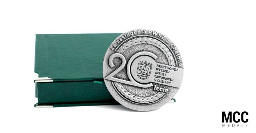 Trójwymiarowe medale wykonane na zamówienie dla PWSZ w Chełmie przez MCC Medale