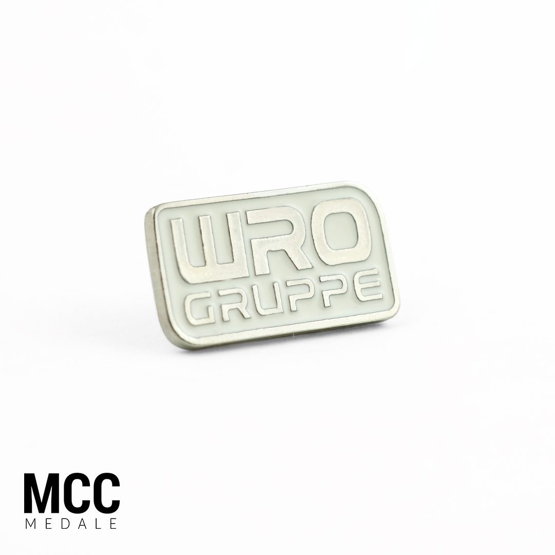 Pinsy Wro Gruppe białe - wyprodukowane przez MCC Medale