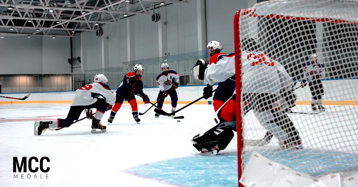 Atak na bramkę w hokeju na lodzie - blog MCC Medale