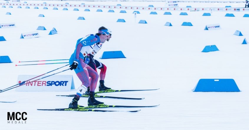 Biathlon, czyli dwubój zimowy. Dyscyplina olimpijska łącząca narciarstwo i strzelectwo. Tekst na blogu producenta medali na zawody sportowe MCC Medale