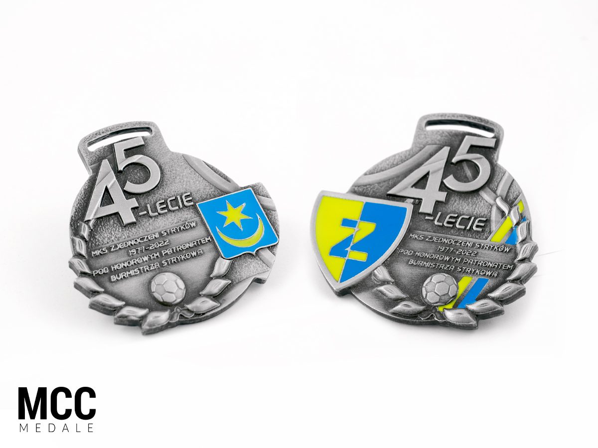 Dwustronny medal z trójwymiarowym wzorem wykonany dla klubu piłkarskiego przez mccmedale.pl