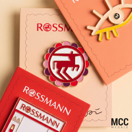Rossmann x KOPI – kolekcja 12 limitowanych pinów